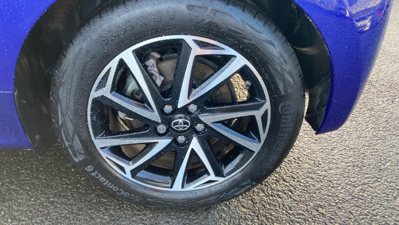 Toyota Yaris 1.5 Hybrid Design 5dr CVT Hybrid Hatchback